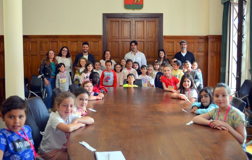 El futuro de Llanes visita el ayuntamiento….