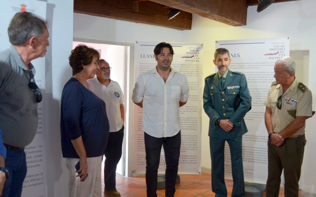 Inaugurada la exposición «Volar, historia de una aventura» en la remozada Casa de Cultura de Llanes….