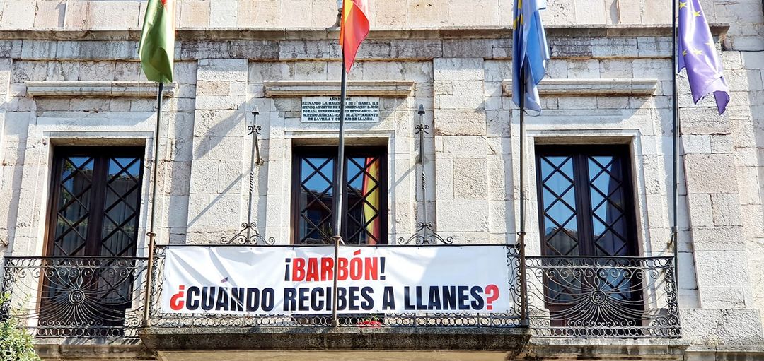 Si molesta la pancarta, es señal de que hay a quien no le gusta que un alcalde no esté dispuesto a c…