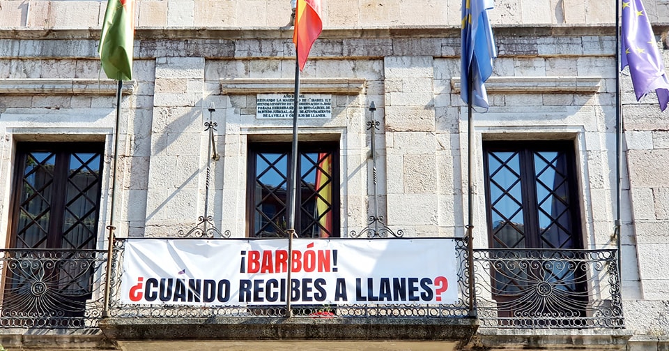 Si molesta la pancarta, es señal de que hay a quien no le gusta que un alcalde no esté dispuesto a c…