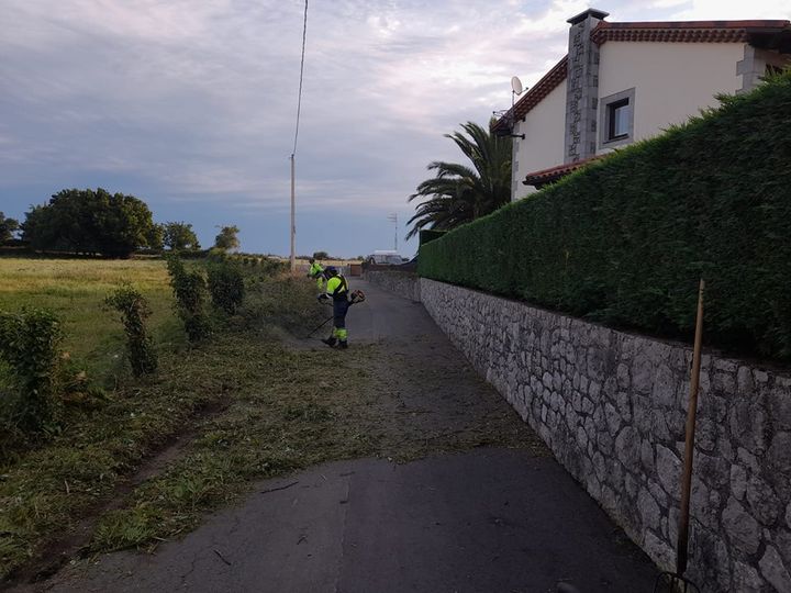 Villahormes también recibe la visita de los operarios de limpieza….