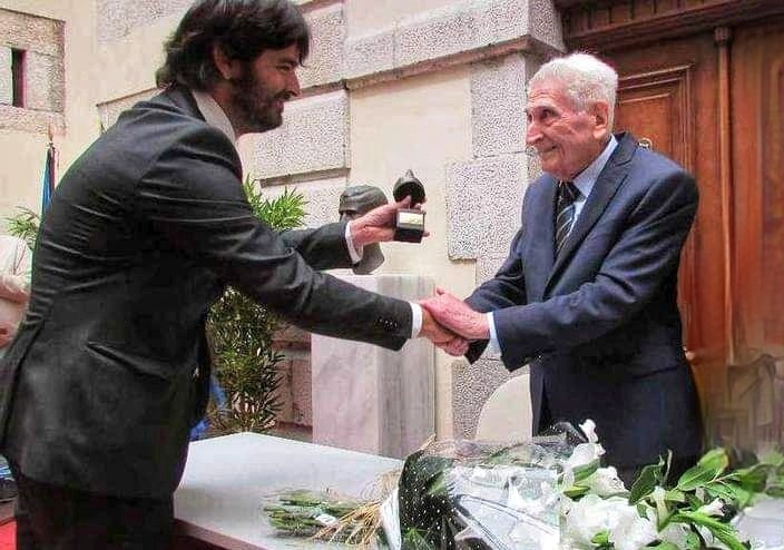 Hoy solo quiero despedir a Don Ramón.una persona querida y apreciada por todos los llaniscos. Hijo p…