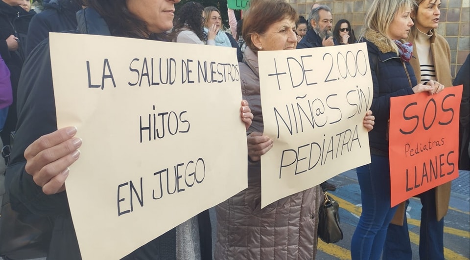 Porque también tenemos niños. Porque nuestros niños tienen derecho a la salud….