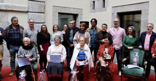 Llanes rinde homenaje a sus grandes mujeres