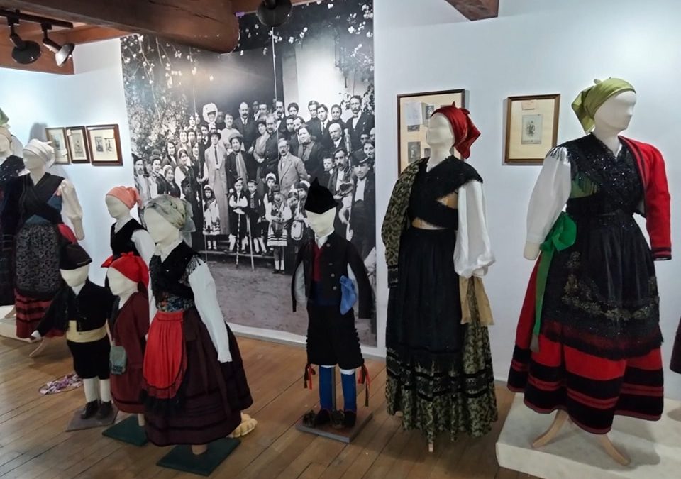 El jueves se inaugura en la Casa Municipal de Cultura de Llanes la exposición so…